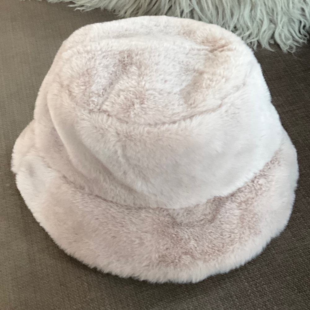 NWOT Cream Faux Fur Plush Bucket Hat